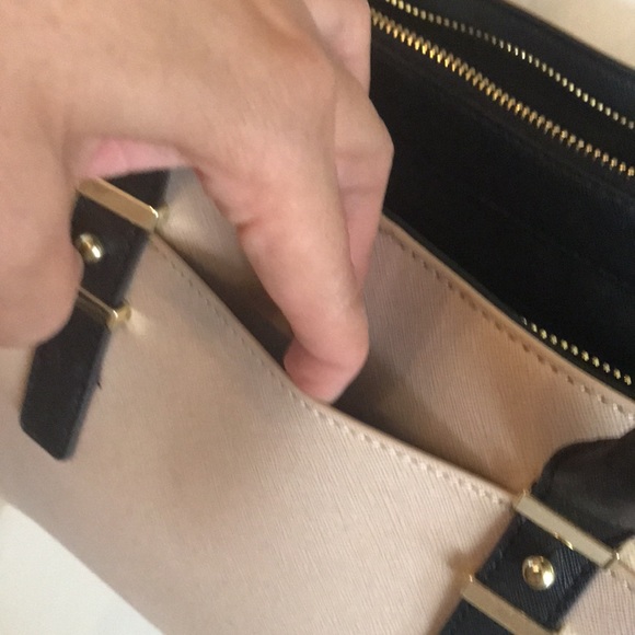 Beautiful Tan & Black Liz Claiborne Handbag - Picture 7 of 9